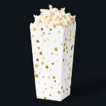 Ballotins Boîte de friandises Stars Are Out<br><div class="desc">La boîte de friandises de fête est présentée dans un imprimé étoiles blanches et or.
Personnalisez cet article ou achetez-le tel quel.




Image sous licence</div>