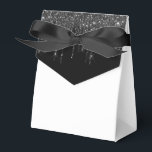 Ballotins Boîte de traitement de la partie de la parties sci<br><div class="desc">La boîte de faveur de la fête est affichée avec une empreinte fausse parties scintillant en noir et blanc sur le rabat avant. Parfait pour offrir des cadeaux. Customisez cet objet ou achetez tel quel. Astuce : Ajoutez simplement vos bonnes friandises et ajoutez du ruban mignon. Impression sous licence</div>
