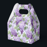 Ballotins Boîte de traitement de partie d'impression Lilacs<br><div class="desc">Une boîte de fête est affichée avec un imprimé floral lilas. Customisez cet objet ou achetez tel quel. Astuce : Ajoutez simplement vos bonnes friandises et ajoutez un ruban festif. Image sous licence</div>