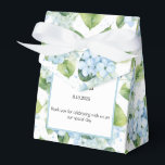 Ballotins Boîte de traitement pour partie d'impression Hydra<br><div class="desc">La boîte de faveur de la fête est affichée avec une impression florale d'hydrangée. Customisez cet élément et modifiez l'exemple de texte sur le vôtre. Astuce : Ajoutez simplement vos bonnes friandises et ajoutez un ruban festif. Image sous licence</div>