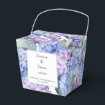 Ballotins Boîte de traitement pour partie d'impression Hydra<br><div class="desc">La boîte de faveur de la fête est affichée avec une impression florale d'hydrangée. Customisez cet élément et modifiez l'exemple de texte sur le vôtre. Astuce : Ajoutez simplement vos bonnes friandises et ajoutez un ruban festif. Image sous licence</div>