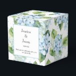 Ballotins Boîte de traitement pour partie d'impression Hydra<br><div class="desc">La boîte de faveur de la fête est affichée avec une impression florale d'hydrangée. Customisez cet élément et modifiez l'exemple de texte sur le vôtre. Astuce : Ajoutez simplement vos bonnes friandises et ajoutez un ruban festif. Image sous licence</div>