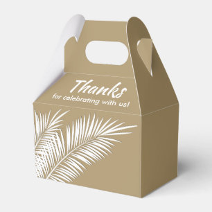 Ballotins Boîtes de cadeaux de fête avec paumes blanches sur