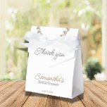 Ballotins Boîtes de faveur de Pearl necklace classique pour<br><div class="desc">Boîte de faveur de Baby Shower blanche et beige représentant un collier de perles en aquarelle. Il est très facile de personnaliser,  avec vos coordonnées.</div>