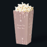 Ballotins Boîtes de Popcorn personnalisées avec texte et pai<br><div class="desc">Boîtes de Popcorn avec texte personnalisé et paillettes Rose Gold Blush Sparkle Drips Rose Moderne - Ajoutez votre texte unique ou supprimez le texte - Faites de votre boîte de popcorn un cadeau spécial - Redimensionnez et déplacez ou supprimez et ajoutez du texte / éléments avec l'outil de personnalisation. Conception...</div>