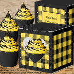 Ballotins Buffalo Check - Jaune et Noir - Ballotin cardiaque<br><div class="desc">Le buffle jaune coeur et noir vérifie le ballotin. Le texte à l'arrière de la boîte est personnalisable. Si vous utilisez le bouton/outil "modifier la conception", vous pouvez également ajouter vos propres images/photos. Autres couleurs disponibles. Voir la collection de toutes les tailles de boîtes et couleurs de buffles ici :...</div>