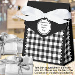 Ballotins Buffalo Check - Noir et Blanc - Tente 4x2x5<br><div class="desc">Ballotin de tente à buffle noir et blanc. Le texte est personnalisable. Si vous utilisez le bouton/outil "modifier la conception", vous pouvez également ajouter vos propres images/photos. Autres couleurs, formes et taille de boîte disponibles. Voir la collection de toutes les tailles de boîtes et couleurs de buffles ici : https://www.zazzle.com/collections/119842043554925619...</div>