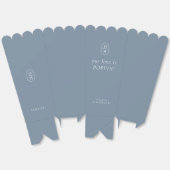 Ballotins Chic Dusty Blue Monogram Popcorn Favor Box (Déplié)