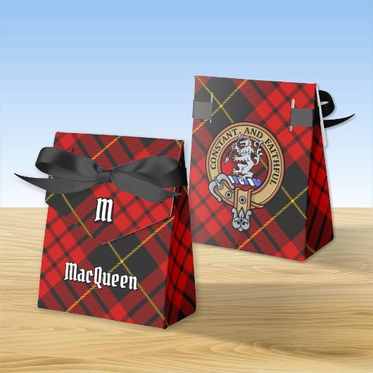 Ballotins Clan MacQueen Crest sur Tartan