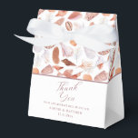 Ballotins Coquillages de plage aquarelle mariage chic côtier<br><div class="desc">Boîtes de bonbons de mariage Beach Seashells Watercolor Coastal Chic présentent un joli motif de coquillages sur fond blanc avec le texte "Merci" en écriture moderne et personnalisé avec vos noms et date. Au verso se trouve votre hashtag de médias sociaux. Parfait pour les mariages et les événements côtiers et...</div>