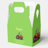 Ballotins Cute happy cow driving a red tractor cartoon (Ouvert)