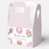 Ballotins Deux gâteaux sucrés et beignets fille 2e anniversa (Ouvert)