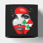 Ballotins Drapeau et carte du Liban sur le visage de la fill (Haut)