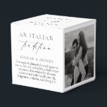 Ballotins Ellesmere Une tradition italienne 5 amandes sucrée<br><div class="desc">Ces boîtes de dragées de mariage en amandes sucrées présentent un design minimaliste et un titre en calligraphie. Personnalisez la boîte avec vos noms,  le titre en script n'est pas modifiable. Pour une personnalisation plus avancée de ce design,  sélectionnez simplement le bouton "Personnaliser" ci-dessus.</div>