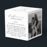 Ballotins Ellesmere Une tradition italienne 5 amandes sucrée<br><div class="desc">Ces boîtes de dragées de mariage en amandes sucrées présentent un design minimaliste et un titre en calligraphie. Personnalisez la boîte avec vos noms,  le titre en script n'est pas modifiable. Pour une personnalisation plus avancée de ce design,  sélectionnez simplement le bouton "Personnaliser" ci-dessus.</div>