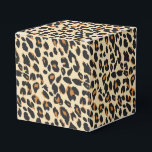 Ballotins Empreinte de léopard<br><div class="desc">Cette boîte de faveur de fête est affichée dans un empreinte de léopard safari moderne. Couleurs beige et marron. Customisez cet objet ou achetez comme indiqué. Image stock</div>