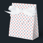Ballotins Étoiles Patriotiques<br><div class="desc">Cette boîte de faveur de cadeau est présentée dans une impression d'étoiles rouge,  blanc et bleu.  
Choisissez parmi de nombreux styles,  personnalisez cet article ou achetez tel quel.




Impression sous licence</div>