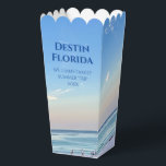 Ballotins Événement de plage magnifique Photographie océaniq<br><div class="desc">Cette boîte de faveur de popcorn de photographie de plage pittoresque présente le coucher de soleil rose et orange magnifique touchant doucement les vagues de l'océan au-dessus du sable et de l'herbe marine à Destin en Floride. Jolies boîtes de bord de mer pour une réunion de famille ou un mariage...</div>