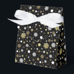Ballotins Faux Blanches À petits pois De Flèche De Neige Or<br><div class="desc">Des flocons de neige contemporains blancs et dorés et des motifs pois sur un arrière - plan noir. Design moderne mais simple et fantaisiste pour envelopper ces cadeaux d'anniversaire, de surprise ou de Noël amusants avec. Disponible sur des produits tels que l'emballage et le papier de tissu, étiquettes cadeaux, sacs...</div>