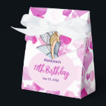 Ballotins Fée d'anniversaire Princesse Coeurs Roses Croquis<br><div class="desc">Conçu d'après mon illustration de mode d'une belle dame aux cheveux blonds portant une superbe robe élégante classique blanche à pétales de fleurs grises. Le design comporte un texte personnalisable au centre et des bulles de coeurs roses en arrière-plan. Cadeau parfait pour les amateurs de mode ! Personnalisable avec votre...</div>