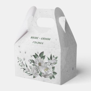 Ballotins fleurs blanches romantiques verdure mariage