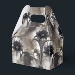 Ballotins Fleurs noires de style gothique<br><div class="desc">Un motif classique de style aquarelle de fleurs d'amaryllis noires fournit le fond de ce design de boîte à faveurs. Des tons lunaires de noir et de gris,  et une police de style grunge ajoutent au thème sombre et éthéré de cette suite de mariage alternative.</div>