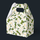 Ballotins Gardenia Floral Favor Boîte de traitement<br><div class="desc">La boîte de gâterie Party favorite est présentée avec une belle impression florale de gardenia blanche. Customisez cet objet ou achetez tel quel. Astuce : Ajoutez simplement vos bonnes friandises et ajoutez un ruban festif. Image sous licence</div>