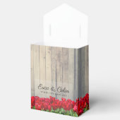 Ballotins Grange rustique avec tulipes rouges (Ouvert)