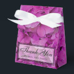 Ballotins Hydrangeas roses florales magenta rose élégantes<br><div class="desc">Les hydrangeas magenta rose sont belles, élégantes et gracieuses, cette beauté provient de mes jardins de fleurs de jardin. “ la Mariée ” Fait une excellente idée de cadeau pour cet amateur de fleurs ! Découvrez d'autres produits avec cette image dans mes collections ! Si vous ne voyez pas ce...</div>