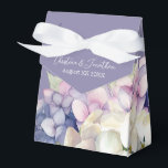Ballotins Hydrangeas violet et blanc à l'aquarelle sur Laven<br><div class="desc">Cette boîte-cadeau mariage romantique présente une aquarelle fleurie avec des hydrangées violettes et blanches sur un arrière - plan de couleur lavande. De délicieux bouquets de fleurs d'hydrangée sont représentés autour de la partie inférieure.</div>