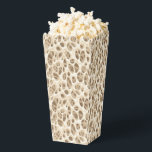 Ballotins Impression léopard<br><div class="desc">Cette boîte de faveur de fête est présentée dans une impression léopard de safari moderne.
Couleurs de tons beige et marron.
Personnalisez cet article ou achetez-le tel quel.



Image de stock</div>