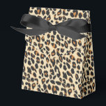 Ballotins Impression léopard<br><div class="desc">Cette boîte de cadeau de fête est présentée dans une impression léopard de safari moderne.
Couleurs beige et tons marron.
Personnalisez cet article ou achetez-le tel quel.



Image de stock</div>