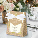 Ballotins Ivory Gold Damask Elegance Mariage musulman islami<br><div class="desc">Elégance intemporelle rencontre Gratitude : Ivory & Gold Damask Elégance Mariage musulman islamique Favor Boxes Montrez votre reconnaissance à vos invités avec Ivory & Gold Damask Elégance Mariage musulman islamique Favor Boxes. Ces boîtes exquises mélangent harmonieusement les motifs damassés classiques avec une touche d'or, créant une façon sophistiquée et élégante...</div>