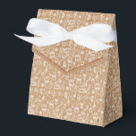 Ballotins Jeu d'Icône de Noël Ruby Red Kraft<br><div class="desc">Ballotin de vacances avec ruban. La boîte est ornée d'icônes blanches de Noël et d'hiver. Idéal pour les cadeaux de fête, les cadeaux d'hôte, les pâtisseries, etc. Conception imprimée avec un faux motif Kraft (simulé). Le design est disponible dans une collection couronnée de couleurs de vacances modernes. Contactez-nous pour toute...</div>