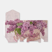 Ballotins Lilacs Dans Une Boîte Casquette Victorienne (Déplié)