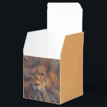 Ballotins Lion dans la galerie Boîte à cadeaux Carré<br><div class="desc">Je ne pense pas que j’aimerais croiser un lion à moins de savoir avec certitude que j’étais à l’abri de ses dents acérées et de ses griffes. J'ai donné de la couleur à celui-ci.</div>