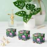Ballotins Lotus en Verre<br><div class="desc">Améliorez vos occasions spéciales avec nos Ballotins Lotus en Verre Tiré. Parfaites pour ajouter une touche d'élégance aux mariages, fêtes ou célébrations, ces boîtes sont idéales pour présenter des petits cadeaux ou des gâteries à vos invités. Elevez votre événement avec ces ballotins exquis et uniques qui laisseront une impression durable....</div>