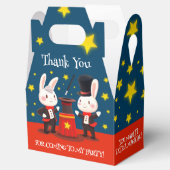 Ballotins Magiciens de lapins mignons sur scène Anniversaire (Ouvert)