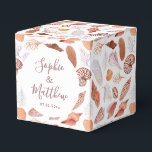 Ballotins Mariage Chic Côtes Mariage Coquillages Aquarelle<br><div class="desc">Les boîtes de faveur de mariage Chic Côtes Mariage Coquillages Aquarelle présentent un joli motif de coquillages sur fond blanc avec vos noms personnalisés et la date sur le côté. Parfait pour les mariages côtiers et estivaux. Personnalisez en modifiant le texte dans les zones de texte. Conçu pour vous par...</div>