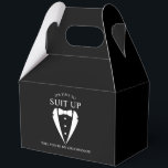 Ballotins Mariage noir Tuxedo Suit Groomsman Proposition<br><div class="desc">Rendre votre Mariage inoubliable - Ajoutez une touche personnelle avec une proposition de toiletteur des boîtes-cadeaux avec un costume de tuxedo et une illustration de cravate arc avec message de proposition de groomsmen dans une police serif classique.</div>