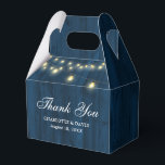 Ballotins Marine Bleu Grange Bois Chaîne Lumières Mariage<br><div class="desc">Mariage bleu marine rustique merci ballotin avec lumières à cordes sur un arrière - plan en bois de grange.</div>