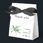 Ballotins Merci de mariage de destination Palm Tree<br><div class="desc">Ce palmier destination mariage merci design ballotin présente des palmiers d'aquarelle tropicale sur un arrière - plan blanc éclatant qui évoque l'ambiance rêvée d'un mariage de destination. ce design rayonne le charme des rivages sablonneux et des palmiers balançoires, parfait pour les couples à la recherche d'une célébration vraiment inoubliable. Pour...</div>