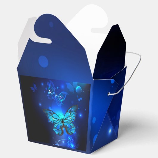 Ballotins Morpho Butterfly in the Dark Background (Ouvert)