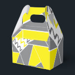 Ballotins Motif géométrique Gris Jaune Chevron Gris<br><div class="desc">Ballotin de Motif géométrique Gris Jaune Chevron Gris, conçu par Nisha Prabhu. Ajoutez un POP de style à n'importe quel événement avec notre Ballotin de Motif géométrique Gris Jaune Chevron Stripe ! Cette boîte accrocheuse présente un design à rayures de chevrons tendance dans le jaune vif et gris élégant, ce...</div>