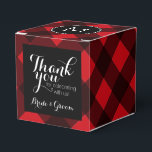 Ballotins Motif monogramme carreau rouge rustique buffle noi<br><div class="desc">Un design robuste et masculin avec une zone pour les monogrammes. Un motif classique et traditionnel qui existe depuis des années. Si vous devez ajuster l'œuvre d'art ou changer la police, vous pouvez cliquer sur la zone de personnalisation. Cela vous amènera à l'outil de conception où vous pourrez apporter de...</div>