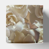 Ballotins Motif Rose d'Ivoire – Art Floral Élégant (Haut)