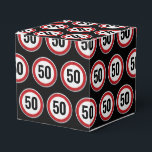 Ballotins Panneau de limitation de vitesse pour 50e annivers<br><div class="desc">Personnalisez votre âge avec ce thème de fête panneau de limitation de vitesse. Veuillez vérifier la collection assortie pour les ARTICLES COORDONNÉS.</div>