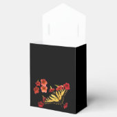 Ballotins Papillon à queue épaisse de tigre sur les fleurs r (Ouvert)