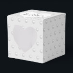 Ballotins Perles Blanches Sur Gris<br><div class="desc">Coeur blanc avec des noms de jeunes mariés sur motif gris argenté et perle blanche. La couleur Arrière - plan peut être modifiée.</div>