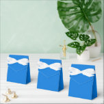 Ballotins Petites boîtes de tente bleue royale pour occasion<br><div class="desc">Ajoutez une touche royale à votre célébration avec les petites boîtes de tente bleue royale. Dotées d'une finition bleue royale audacieuse et d'un design compact et élégant, ces boîtes sont parfaites pour contenir des bonbons, des faveurs ou de petits cadeaux. Idéal pour les mariages, les anniversaires ou les événements formels,...</div>